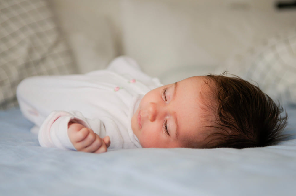Newborn sleeping patterns daily
